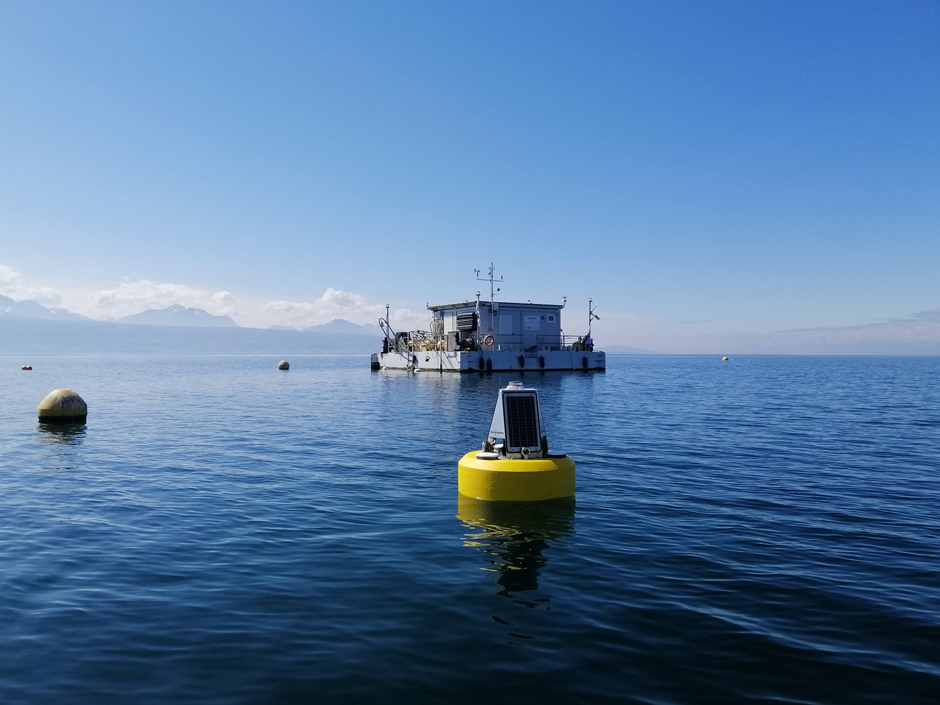 Lake Geneva’s depth (over 300m at its deepest point) makes it a good place to measure waves without bathymetric influences, and is sometimes called the “pocket ocean".