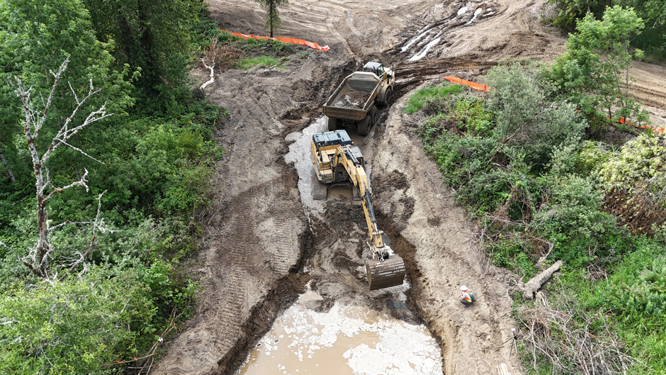 Constructing Dyer Creek, a tributary to the East Fork Lewis River, to reconnect surface water flows to allow fish access into off-channel habitats.